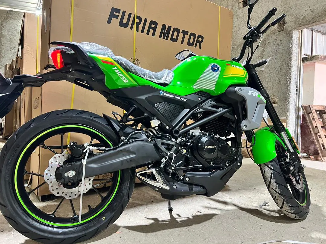 MOTO DEPORTIVA DE COMBUSTION FURIA