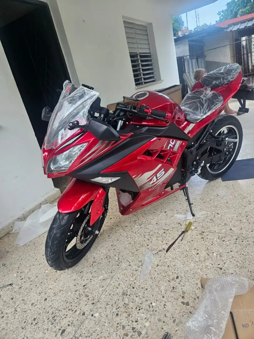 MOTO ELÉCTRICA IZUKI PREDATOR MAX